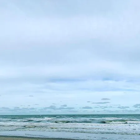 Near Sandy Beaches, Cleaning Included Nieuwpoort